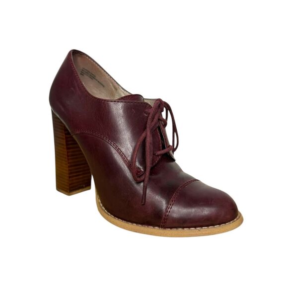 SOLD🚫 Hinge Women’s 8.5 Highland Oxford Pump Burgundy Leather Cap Toe - Picture 3 of 10